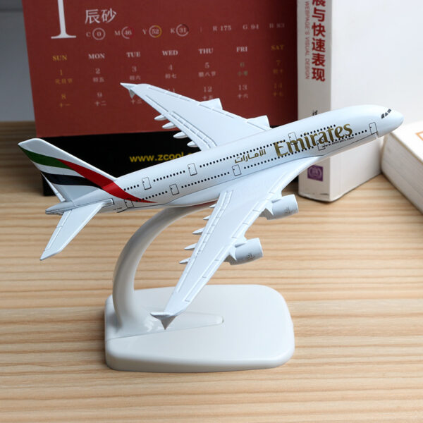 Emirates Airways Boeing 747 Metal Aircraft– 20cm